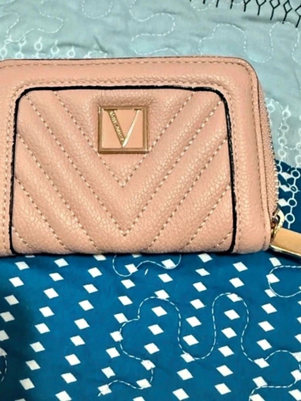 Victoria's Secret V-Quilt Zip Wallet Pink & Black